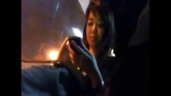 அந்த மனிதன் தனது ww தமிழ் செக்ஸ் தாங்கை கழற்றி தன் காதலியின் இறுக்கமான புண்டையை புணர்ந்தான்