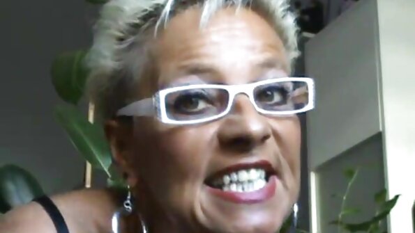 தடையற்ற மாமியின் ஆங்கிலம் sexy அழகிகள் சானாவில் உடலுறவு கொண்டனர்