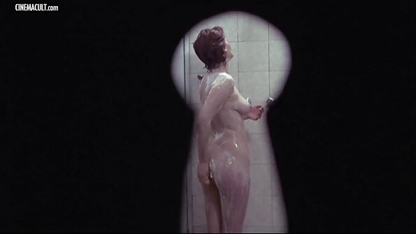 நேர்த்தியான ஆங்கிலம் குழு செக்ஸ் நோயாளி மற்றும் செவிலியருடன்