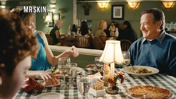 அதிர்ஷ்டசாலிகள் ஆங்கிலம் hot xxx ஒரு பெண்ணை படுக்கையில் ஒன்றாகக் குடுக்கிறார்கள்