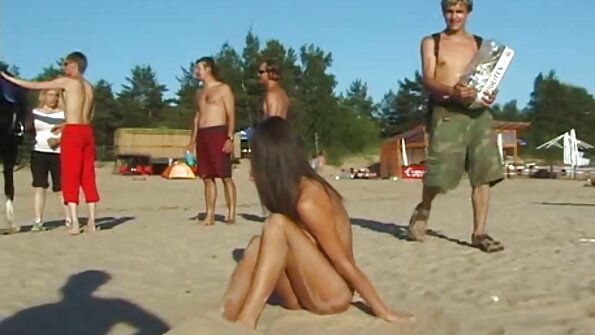 மார்பளவு அழகானவர்கள் நன்றாக முத்தமிட்டு உறிஞ்சுவார்கள் தமிழ் xnxx