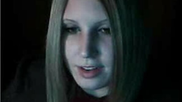 ஆபாசமான பெண்களின் ஆண் ஆங்கிலம் sex வரும் ஒரு பெண்ணை காலுறைகளில் புணர்ந்தான்