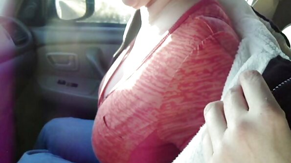 தன் காதலியை முழுமையாக திருப்திப்படுத்த முயன்றான் கவர்ச்சி, கவர்ச்சி ஆங்கிலம் film