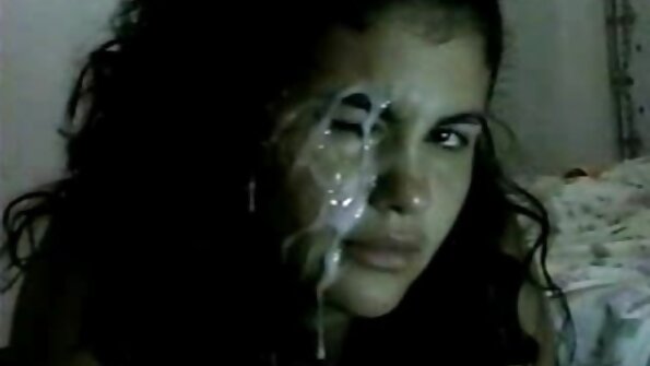 இளம் பெண்களுக்கு கொஞ்சம் ஆசை இருந்தது, அவர்கள் தமிழ் கதாநாயகி செக்ஸ் ஆடைகளை அவிழ்த்தனர்