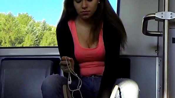 பச்சை குத்தப்பட்ட குஞ்சு தன் பிறப்புறுப்பில் சுயஇன்பம் செய்கிறது செக்ஸ் படம் ஆங்கிலம்