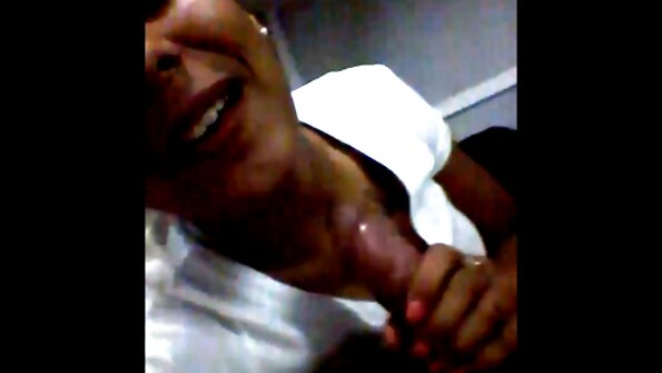 காலுறைகளில் இருக்கும் குஞ்சுகள் ஒன்றுடன் புதிய தமிழ் செக்ஸ் ஒன்று பாலுறவு பயிற்சி செய்கின்றன