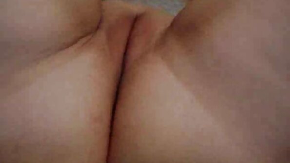 ஆண்கள் இரண்டு குச்சிகளில் ஒரு அனுபவம் வாய்ந்த தமிழ் செக்ஸ் படங்கள் மார்பளவு விபச்சாரியை கழற்றினர்