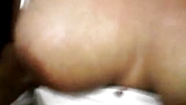ஒரு விளையாட்டுக்குப் பிறகு, தமிழ் செக்ஸ் படம் ஆங்கிலம் sex படம் ஹாஸ்டலில் உள்ள தோழர்கள் ஏமாற்றப்படுகிறார்கள்