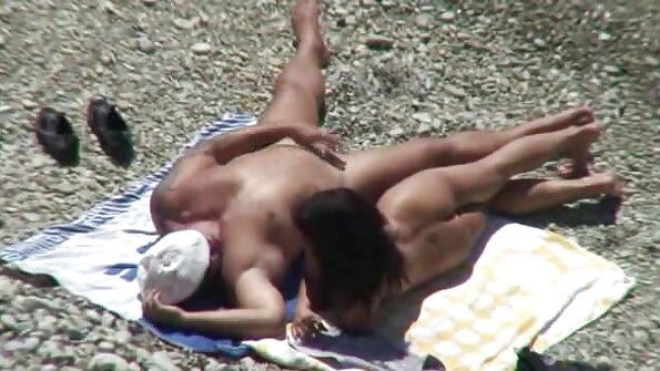 கவர்ச்சியான யோனிகளில் இரண்டு அழகிகளை கவர்ச்சி படம் கி இங்கிலாந்து புணர்கிறது