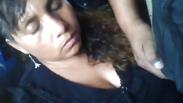 கேவாலியர் வேலை முடிந்து குளியலறையில் ஒரு குஞ்சு கவர்ச்சி படம் தமிழ், கவர்ச்சி குஞ்சு கொண்டு கவரப்பட்டார்