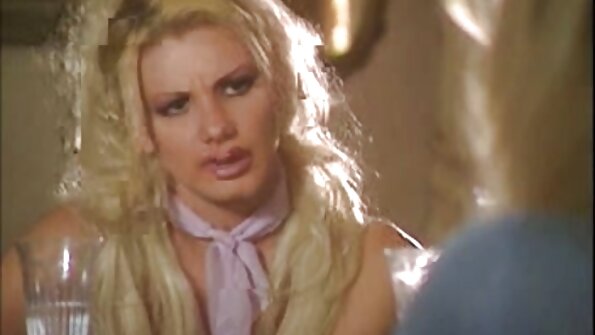 டில்டோ கவர்ச்சி மாமியின் இந்தி, ஆங்கிலம் இன்பத்துடன் செம்பருத்தி அழகு