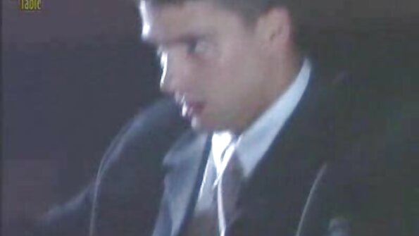 எதற்கும் தயாராக இருக்கும் ஒரு இளம் தாவல்காவை மாமியின் கவர்ச்சி ஆங்கிலம் film ஆண்கள் ஒன்றாகப் புணர்கிறார்கள்