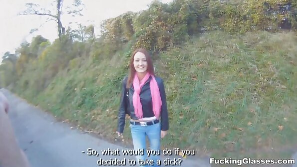 சிறந்த நடனக் கலைஞர்கள் தங்களை ஒரு பட்டியில் உள்ள ஆங்கிலம் bp, கவர்ச்சி படம் தோழர்களுக்குக் கொடுக்கிறார்கள்