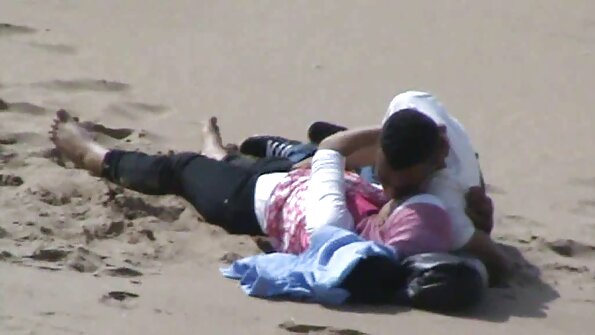 ஒல்லியான பெண் ஆண்களுடன் இரண்டு ஆங்கில செக்ஸ் படங்கள் ஆண்குறிகளை புணர்ந்தாள்