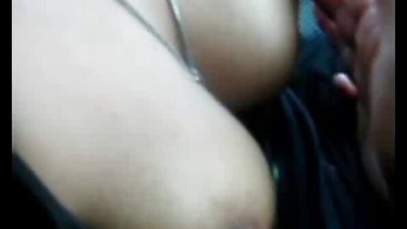 வெறித்தனமான பொன்னிறம் ஆங்கிலம் sex ஆங்கிலம் sex களமிறங்குவதற்கு முன் ஒரு சமதளமான சேவலை உறிஞ்சியது