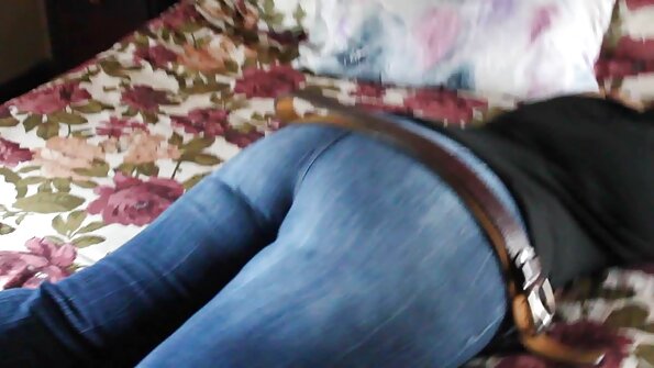 வந்து இந்த உணர்ச்சிமிக்க பிச்சை தமிழ் xnxx hd அவளது புழையில் ஆழமாக வைத்தாள்