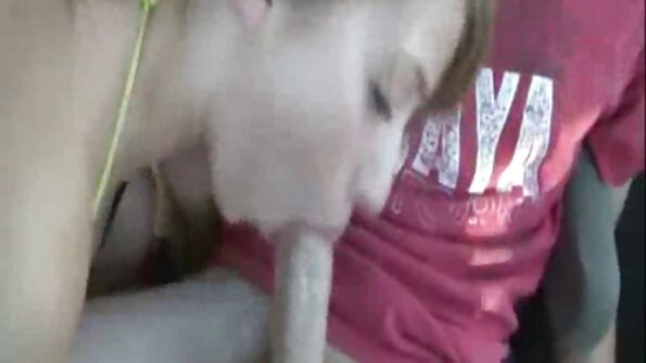 அந்த வாலிபன் பக்கத்து வீட்டு பெண்ணை ஆங்கிலம் அம்மா மகன் செக்ஸ் கட்டிலில் உள்ள புழையில் சுத்தி அடிக்கிறான்