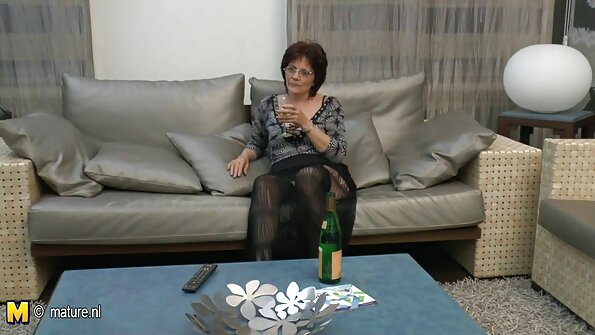 ஒரு லெஸ்பியன் தன் தோழியின் புழையில் வைப்ரேட்டரை வைத்தாள் தமிழ் செக்ஸ் படம் hd