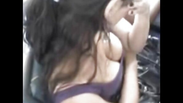 அழகான பொன்னிறம் அவள் புழையில் கையை வைத்தாள் தமிழ் செக்ஸ் படங்கள்