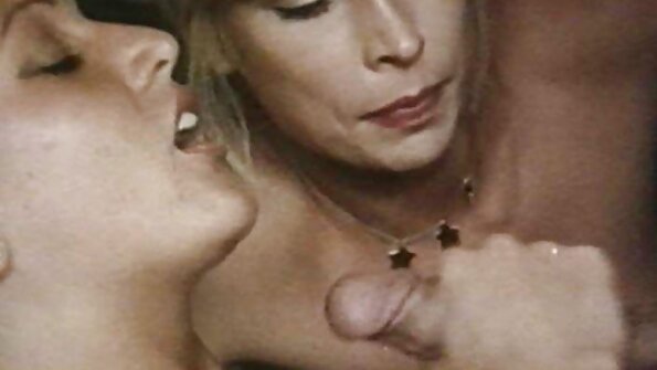 தடகள ஆடுகள் ஆங்கிலம் மாமியின் கவர்ச்சி படம் நிர்வாணமாக பயிற்சி செய்து கொம்பு பிடிக்கும்