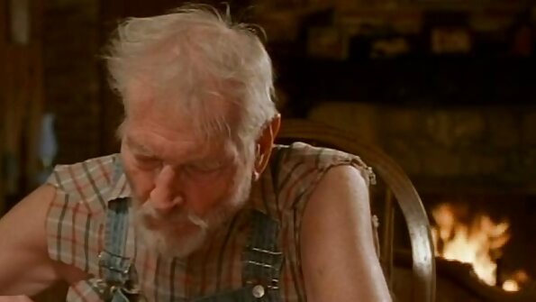 இரண்டு நல்ல ஆங்கிலம் பிட்சுகள் ஒரு கொழுத்த டெவலப்பருடன் ஃபக்