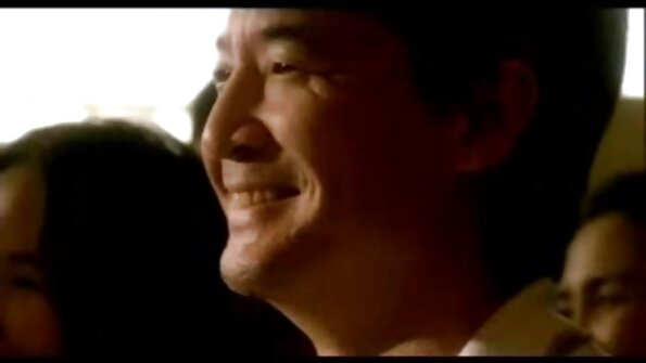 நோயாளிகள் ஒரு செவிலியரை இரண்டு புஸ்ஸிகளுடன் ஃபக் xxx மாமியின் ஆங்கிலம் செய்கிறார்கள்