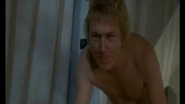 இளம் ஆங்கிலம் xxx hd த்ரீஸம் ஒரு நம்பமுடியாத ப்ளோஜாப் மூலம் தொடங்கியது