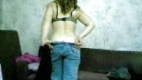 விடுவிக்கப்பட்ட குஞ்சு பையனின் குஞ்சுகளை தீர்த்து வைத்தது கவர்ச்சி மாமியின் இந்தி, ஆங்கிலம்