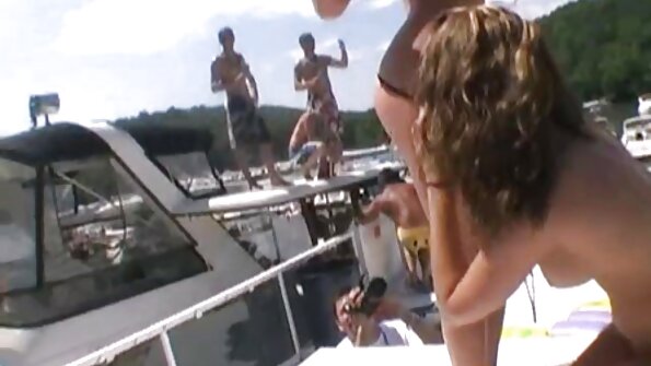 தனியாக விட்டு, பெண்கள் டில்டோஸ் xxx ஆங்கிலம் மாமியின் விளையாடுகிறார்கள்