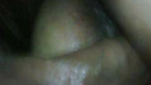 அழகான குஞ்சுகள் கேளிக்கை மற்றும் பொழுதுபோக்கிற்காக ஒரு நண்பருடன் கவர்ச்சி பிரிட்டிஷ் பெட்ரோலியம் படம் in ஆங்கிலம் புணர்கின்றன