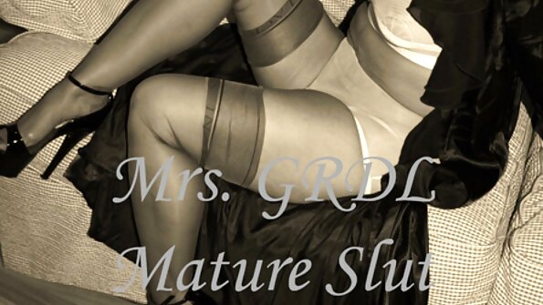 ஆண் நீல தமிழ் செக்ஸ் படுக்கையறையில் இரண்டு அழகிகளுடன் ஹாட் செக்ஸ் கொடுத்தார்