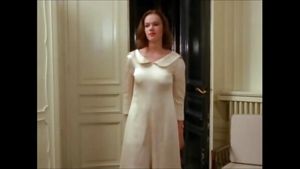 பச்சை குத்திய உடலுடன் ஒல்லியான குஞ்சு ஒன்றை புணர்ந்தது ஆங்கிலம் ஆங்கிலம் sexy