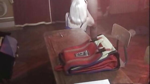 இரண்டு பெண்கள் முழு hd ஆங்கிலம் sexy தங்கள் விரல்களால் ஒருவரது பிறப்புறுப்பைத் தழுவுகிறார்கள்