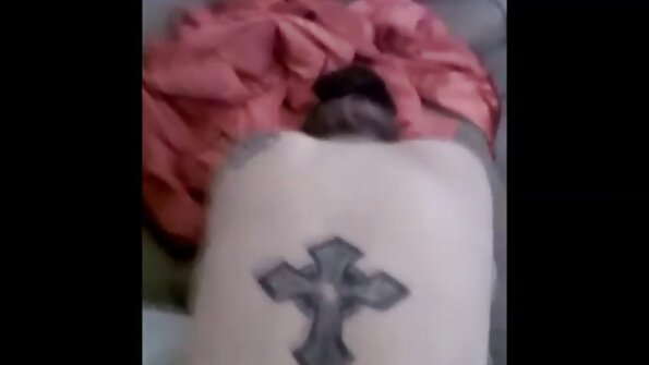 சிறுமி ஆங்கிலம் xxx நடவடிக்கை தன் தோழியின் புழையை சத்தமாக நக்கினாள்