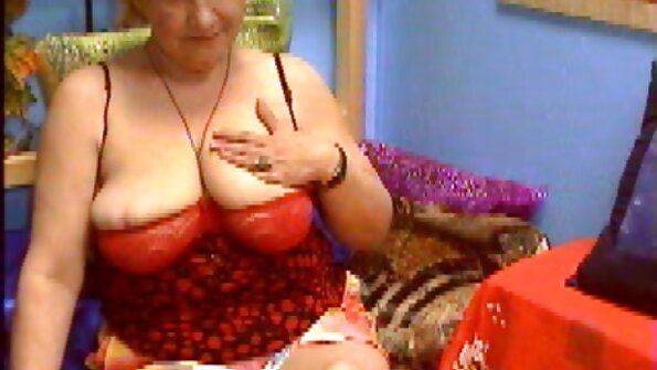 முதிர்ந்த பெண் ஒரு சிறிய பொம்மை கவர்ச்சி ஆங்கிலம் sexy ஆங்கிலம் sexy ஆங்கிலம் மூலம் அவளது சுயஇன்பம்