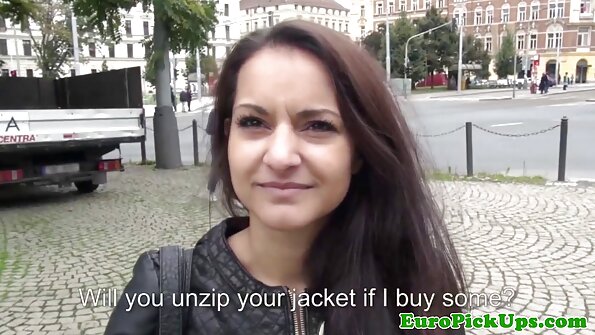 உச்சியை அடைவதற்காக அதிர்வூட்டியுடன் ஆங்கிலம் sex 2019 துள்ளிக் குதிக்கும் சொந்த பெண்மை