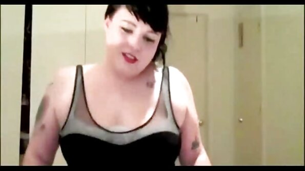 பெரிய மார்பகங்களுடன் கூடிய செக்ஸ் ஆங்கிலம் sex ஆங்கிலம் sex அழகான அழகி மசாஜ் செய்து மகிழ்கிறாள்