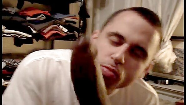 சீரழிந்த உடலுறவை விரும்புபவருடன் குழுவாகச் சினம் ஆங்கில மருத்துவர் செக்ஸ் கொள்கிறது