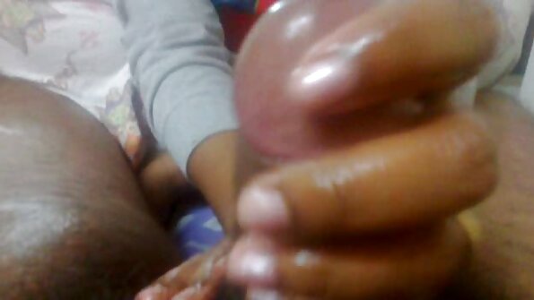 விடுதியில் மாணவிகளின் ஆங்கிலம் மாமியின் xxx உடலுறவு அதிர்ச்சியளிக்கிறது