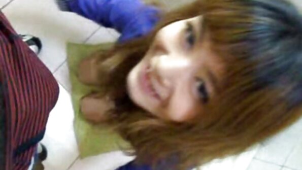 ஆண்கள் ஒரே பெரும்பாலான xnxx நேரத்தில் இரண்டு துளைகளில் ஒரு ஸ்லட்டை ஃபக் செய்கிறார்கள்