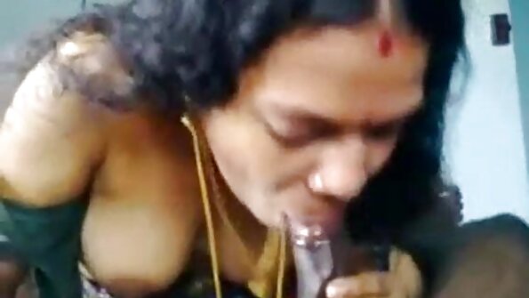 அருவருப்பான மனிதன் குஞ்சின் புண்டைக்குள் ஒரு டிக் கவர்ச்சி மாமியின் இந்தி, ஆங்கிலம் கொண்டு குளிர்ச்சியாக ஊடுருவுகிறான்